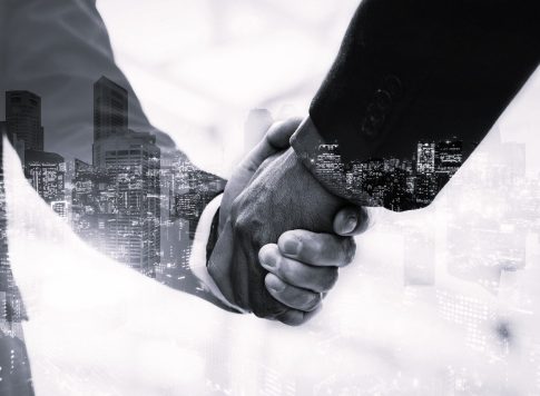 handshake-6701408_12801